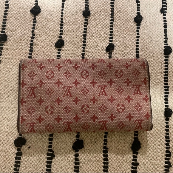 Louis Vuitton Monogram Mini Lin Cherry International Wallet - Picture 3 of 7